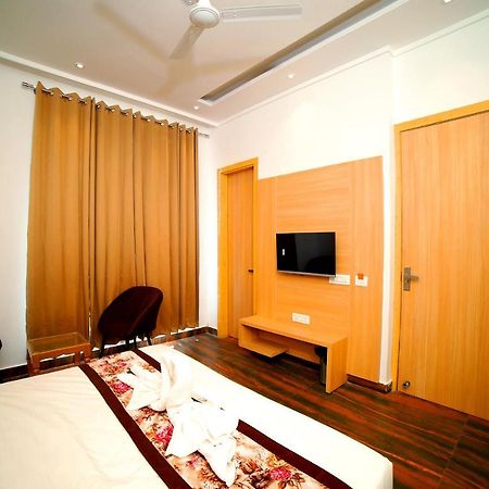 Hotel Diamond View Amritsar Buitenkant foto