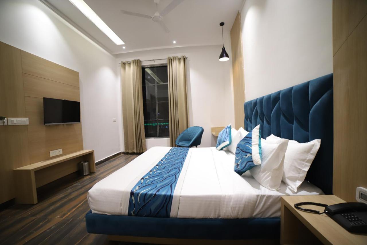 Hotel Diamond View Amritsar Buitenkant foto