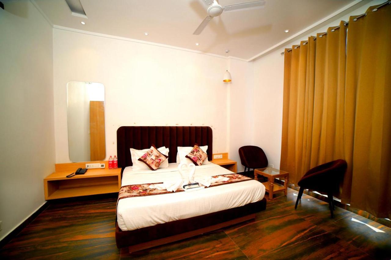 Hotel Diamond View Amritsar Buitenkant foto
