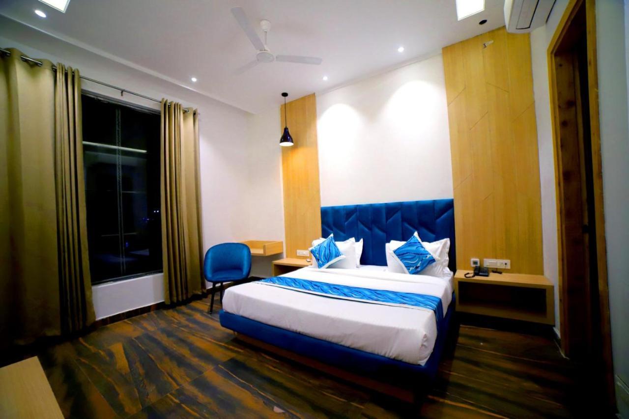 Hotel Diamond View Amritsar Buitenkant foto