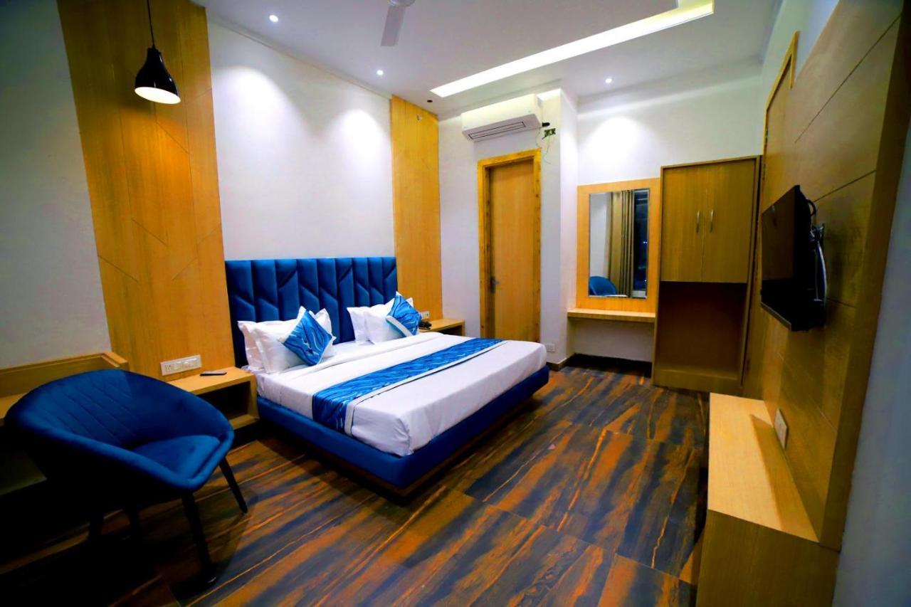 Hotel Diamond View Amritsar Buitenkant foto