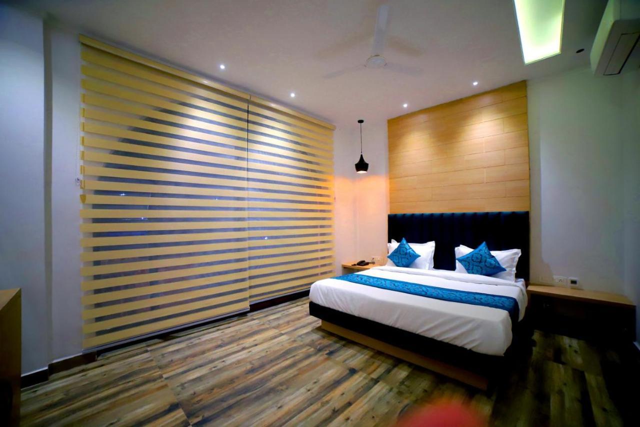 Hotel Diamond View Amritsar Buitenkant foto